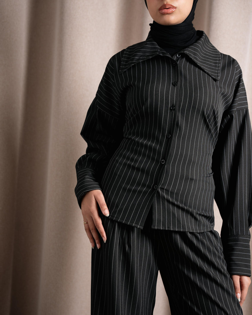 Noir Back Tie Shirt – Striped