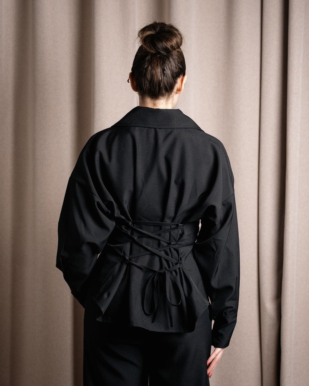 Noir Back Tie Shirt – Black